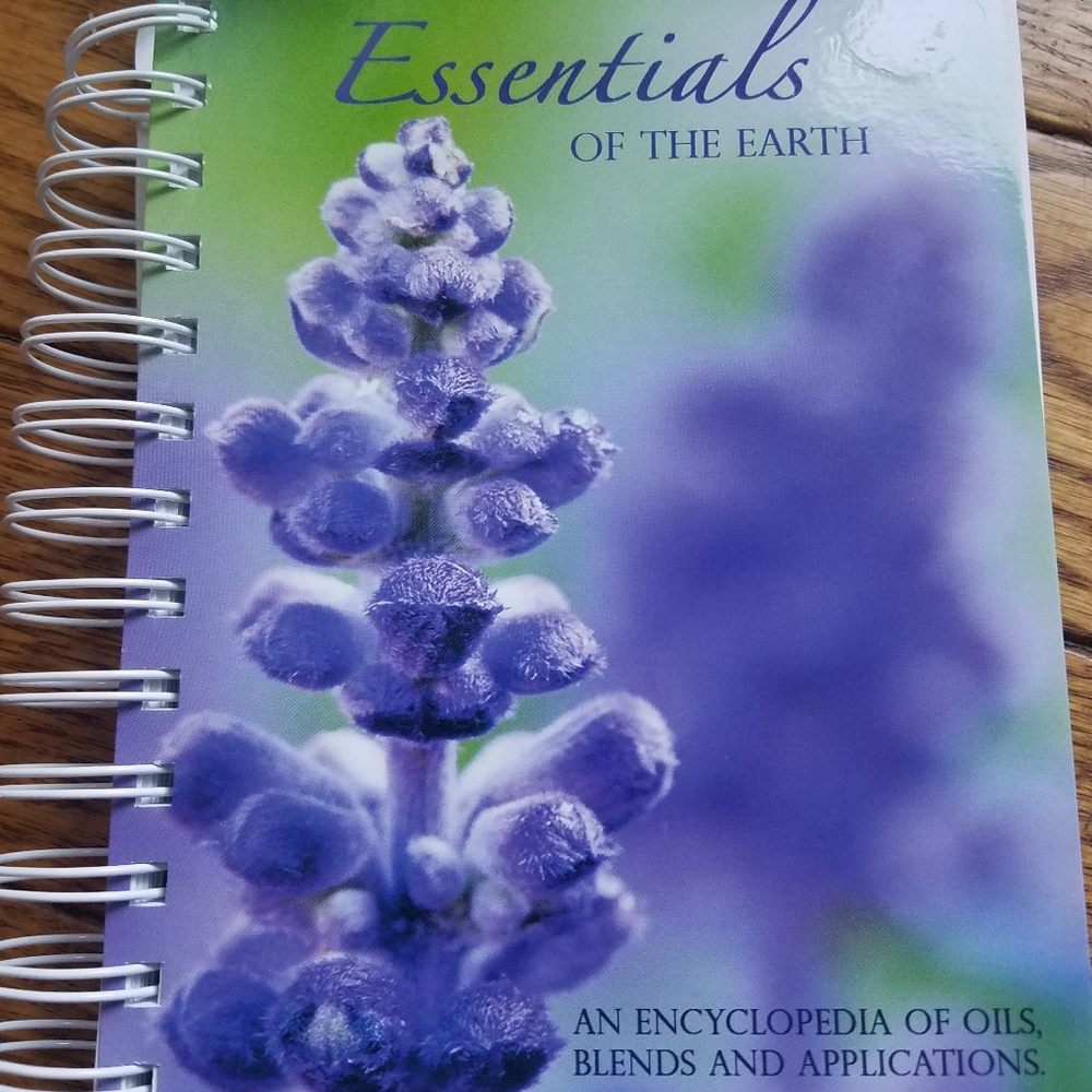 Essentials of the Earth spiral book and The 10 Oils Booklet. - Picture 2 of 6